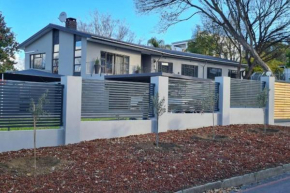Spacious 5 bedroom family house with pool and view